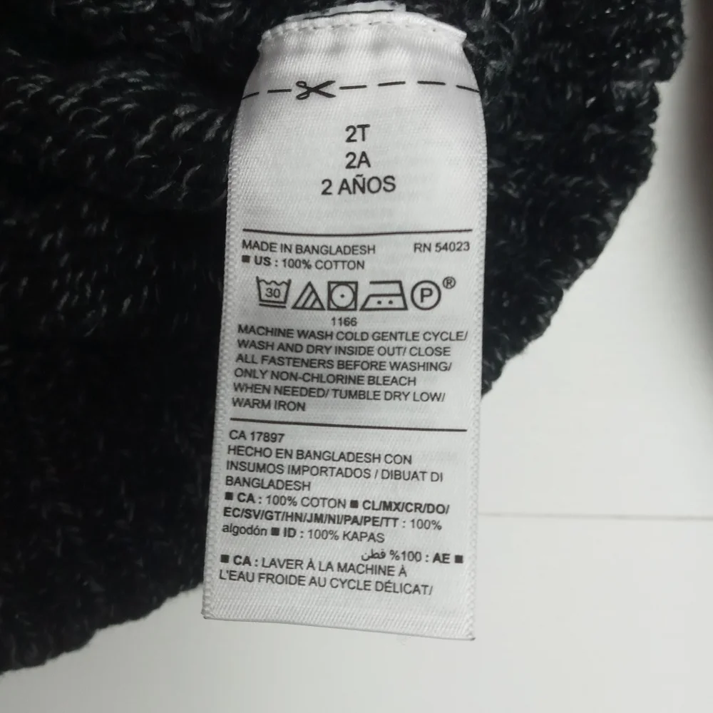 Old Navy boys size 2T waffle stitched black white flex sweater large collar